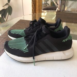 Adidas swift Black Green Running Sneakers Art CG4158 Size 6